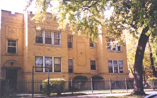 7002 S Claremont Ave in Chicago, IL - Foto de edificio - Building Photo