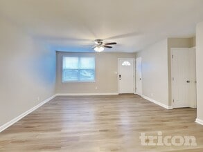 213 Walnut Crest Dr in Gallatin, TN - Building Photo - Building Photo