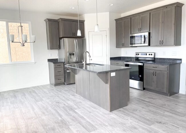 4084 W Harmony Dr in Lehi, UT - Building Photo - Building Photo