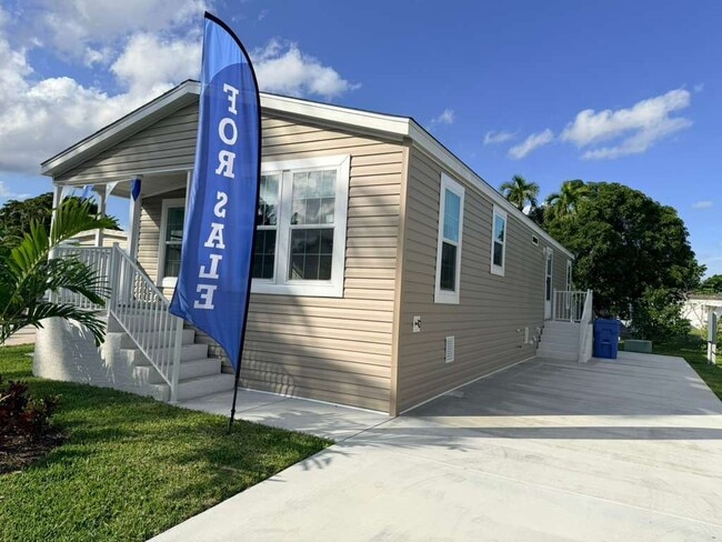 5267 SW 32nd St in Davie, FL - Foto de edificio - Building Photo