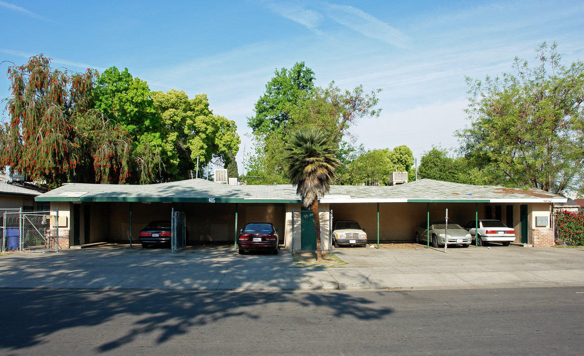 421 N Poplar Ave in Fresno, CA - Building Photo