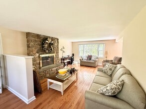 2954 Madison Ave in Bridgeport, CT - Building Photo - Building Photo