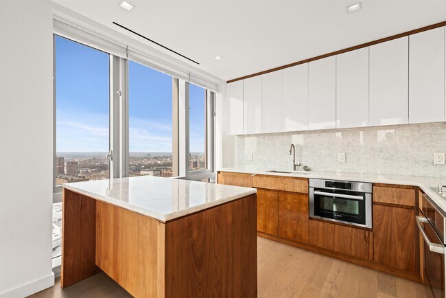 75 Park Ln S in Jersey City, NJ - Building Photo - Building Photo