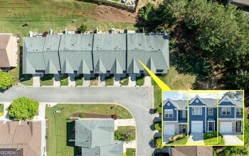 6604 Splashwater Dr in Flowery Branch, GA - Building Photo - Building Photo