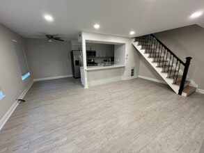 1491 Quaker Ln in Prospect Heights, IL - Foto de edificio - Building Photo
