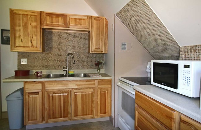 property at 2820 E Conway Rd