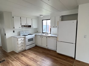 84532 OR-11 in Milton-Freewater, OR - Foto de edificio - Building Photo