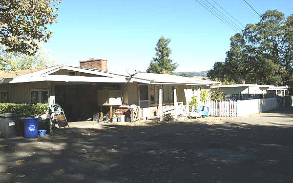 120 N Washington St in Cloverdale, CA - Foto de edificio