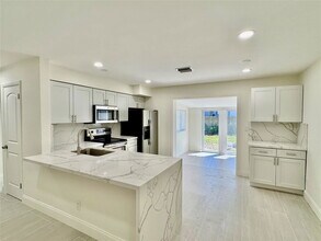 2764 SW 47th St in Fort Lauderdale, FL - Building Photo - Building Photo