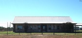 2460 Wranglers Retreat in Wichita Falls, TX - Building Photo