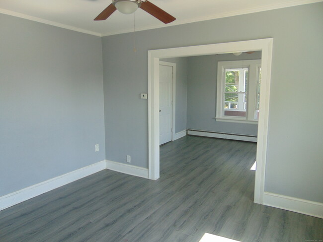 253 Main St in Plymouth, CT - Building Photo - Building Photo
