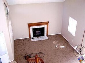 43242 Cottage Ln in Lancaster, CA - Building Photo - Building Photo