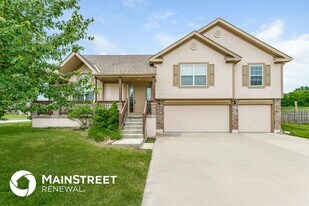 1606 Fairway Ct in Pleasant Hill, MO - Building Photo