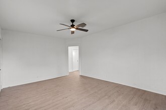 2027 Scott St in La Marque, TX - Building Photo - Building Photo