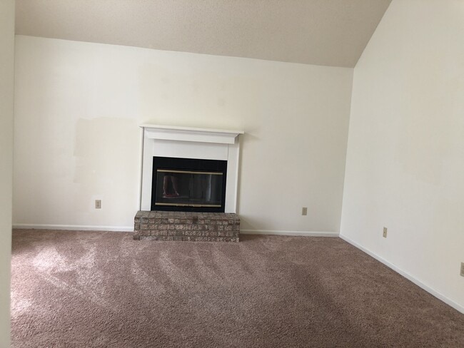 700 Woods Ct in Hinesville, GA - Foto de edificio - Building Photo