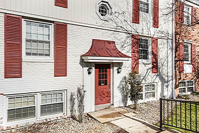 property at 728 Garland Cir