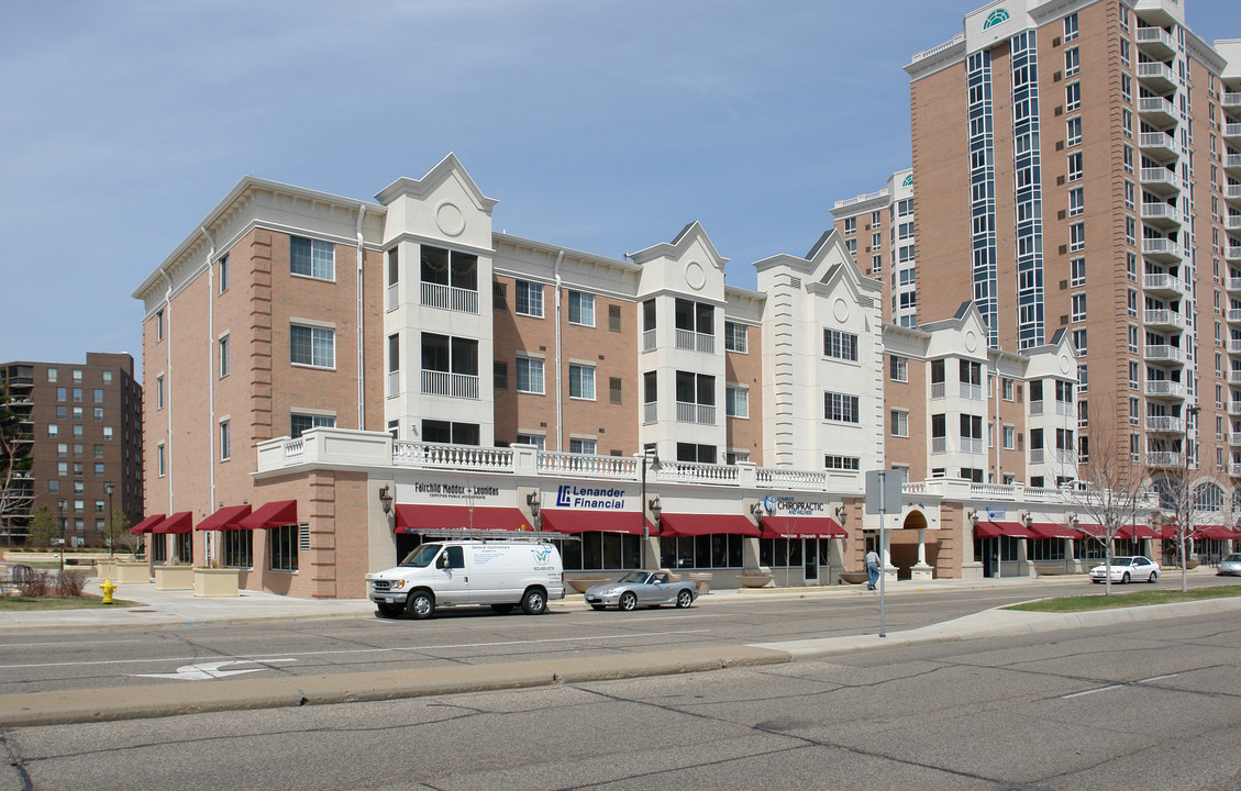 City Bella Plaza in Richfield, MN - Building Photo