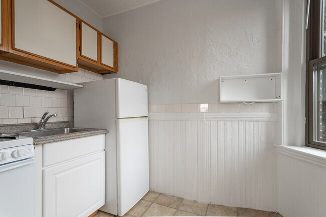 87 Myrtle St, Unit 85 myrtle street in Boston, MA - Building Photo - Building Photo