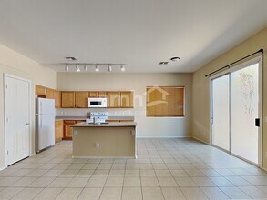 13544 W Ironwood St, Unit 1522 in Surprise, AZ - Foto de edificio - Building Photo