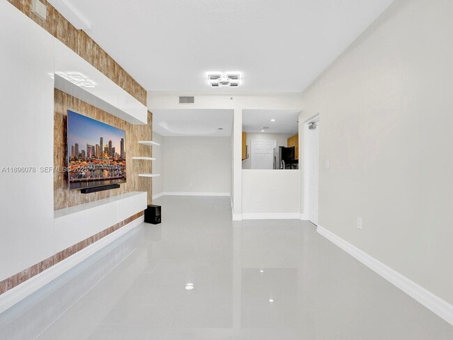 6420 NW 114th Ave in Doral, FL - Building Photo - Building Photo