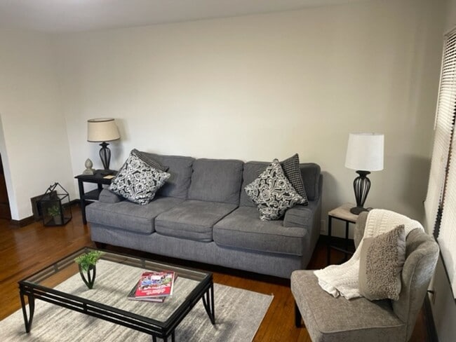 property at 1312 W Jackson St