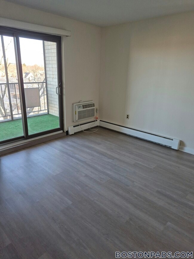 385 Massachusetts Ave in Arlington, MA - Building Photo - Building Photo