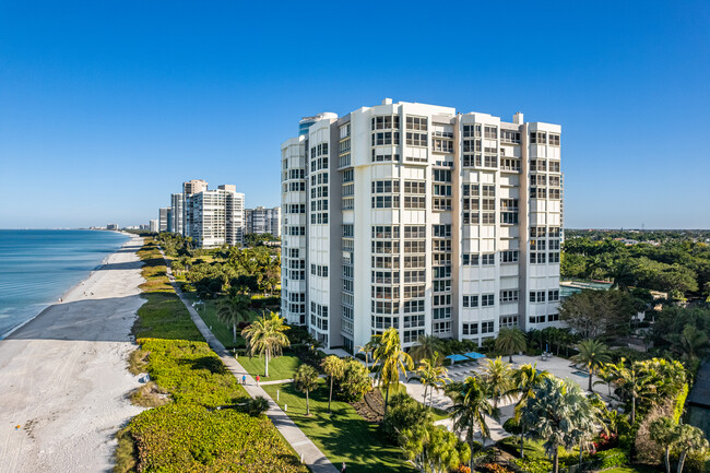 La Mer Condominium in Naples, FL - Foto de edificio - Building Photo