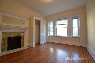 14 Sutherland Rd, Unit 1 in Boston, MA - Foto de edificio - Building Photo