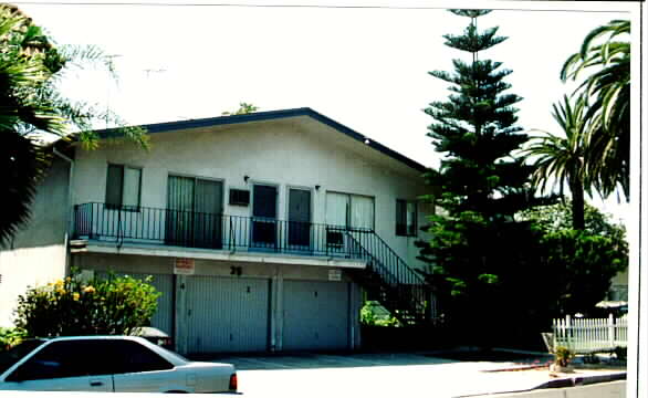 35 Esperanza Ave in Long Beach, CA - Building Photo - Building Photo