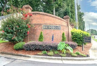 972 Bridgegate Dr NE in Marietta, GA - Building Photo - Building Photo