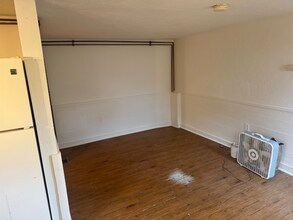 166 Seaview Ave in Yarmouth, MA - Foto de edificio - Building Photo