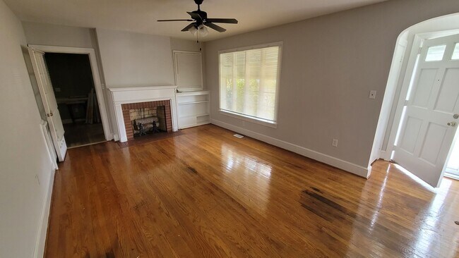 216 St Marys St in Garner, NC - Foto de edificio - Building Photo