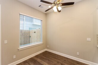 5104 Royal Heath Dr in Houston, TX - Building Photo - Building Photo