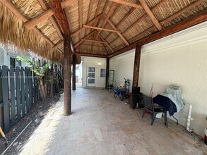 214 NE 108th St in Miami, FL - Building Photo - Building Photo