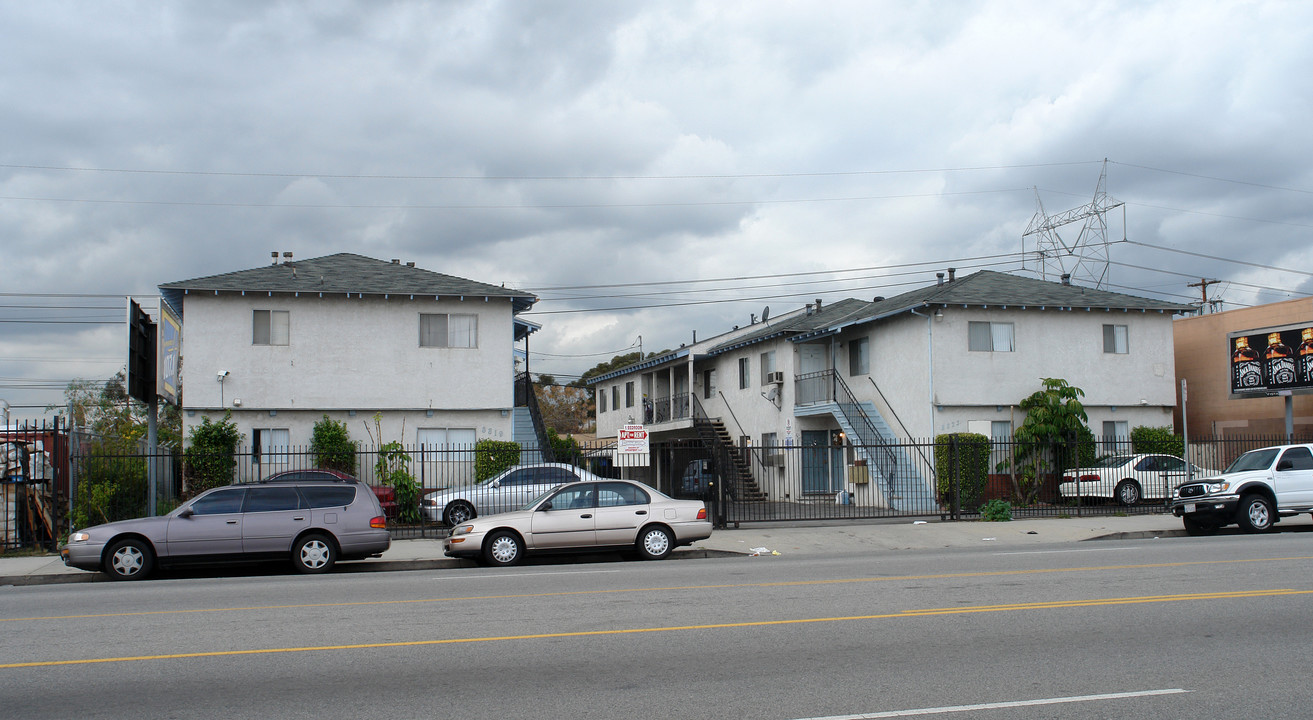 8819-8823 Lankershim Blvd in Sun Valley, CA - Building Photo