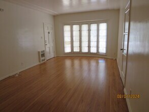 5648 W 6th St, Unit 1 in Los Angeles, CA - Building Photo - Building Photo