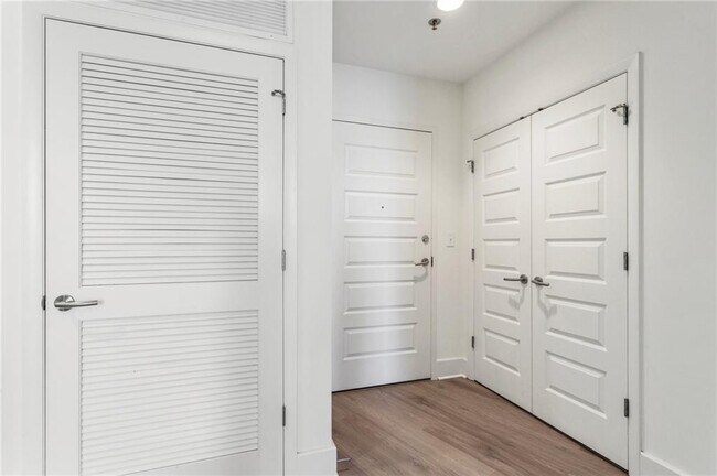 property at 1080 Peachtree St NE
