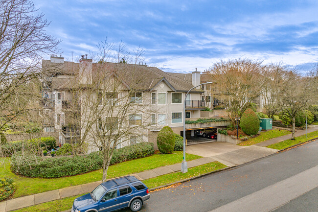 Cascade West in Burnaby, BC - Building Photo - Primary Photo