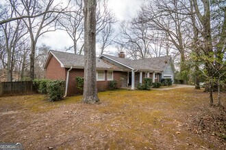 1380 Chestnut Hill Rd in Athens, GA - Building Photo - Building Photo