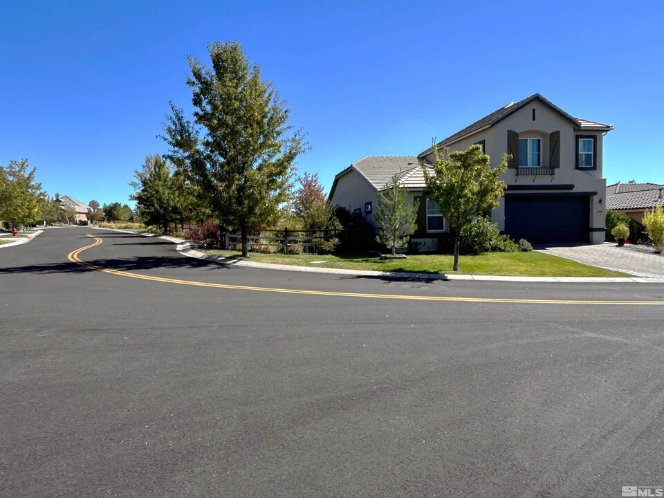 1784 Fairway Hills Trail in Reno, NV - Building Photo