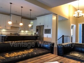 1588 Marina Way in Kelowna, BC - Building Photo - Building Photo