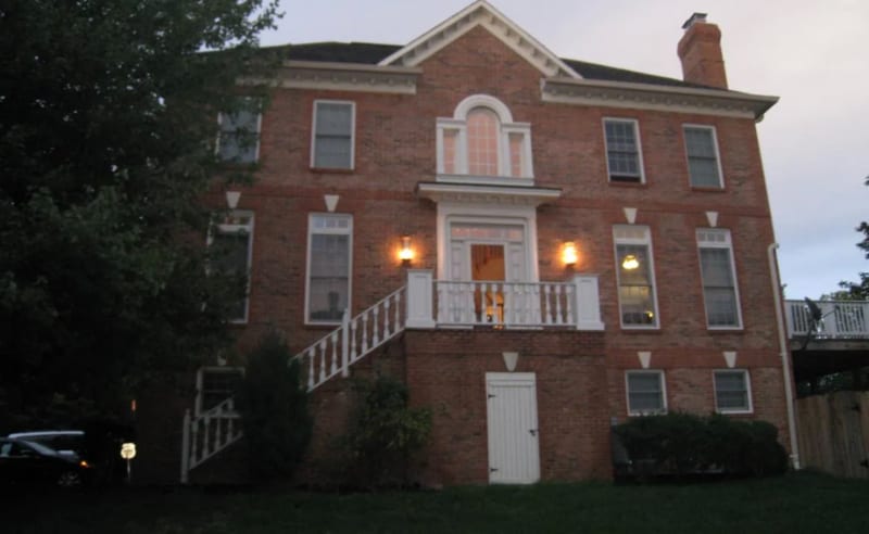 10108 Sterling Terrace in Rockville, MD - Foto de edificio