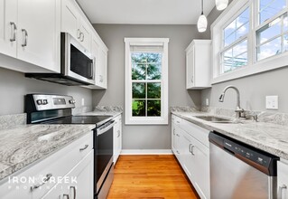 864 Sand Hill Rd in Asheville, NC - Foto de edificio - Building Photo