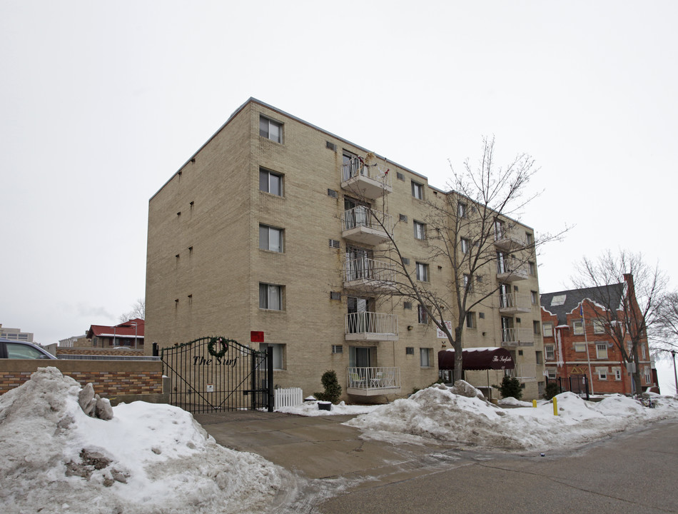 Surfside Apartments in Madison, WI - Foto de edificio