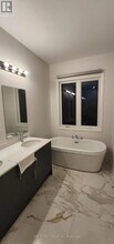 167 Tempel St in Richmond Hill, ON - Building Photo - Building Photo