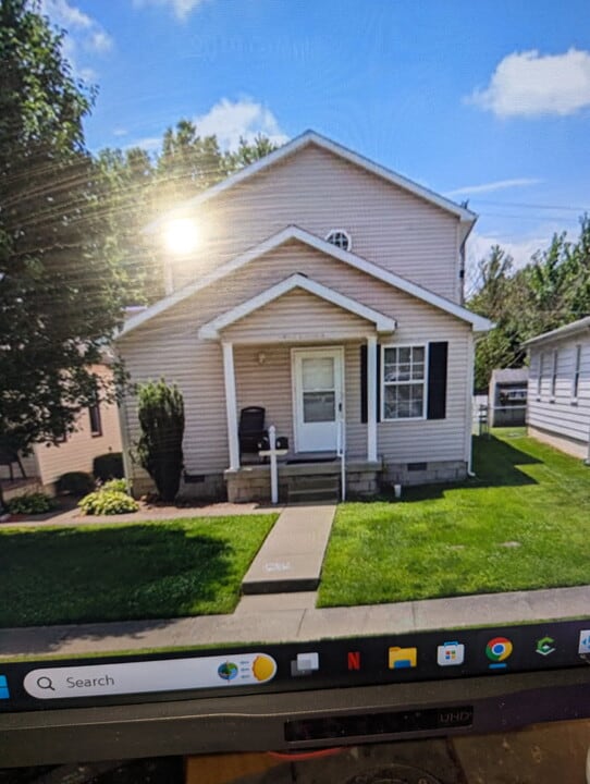 1411 Monroe Ave., Unit Apt. A in Evansville, IN - Building Photo