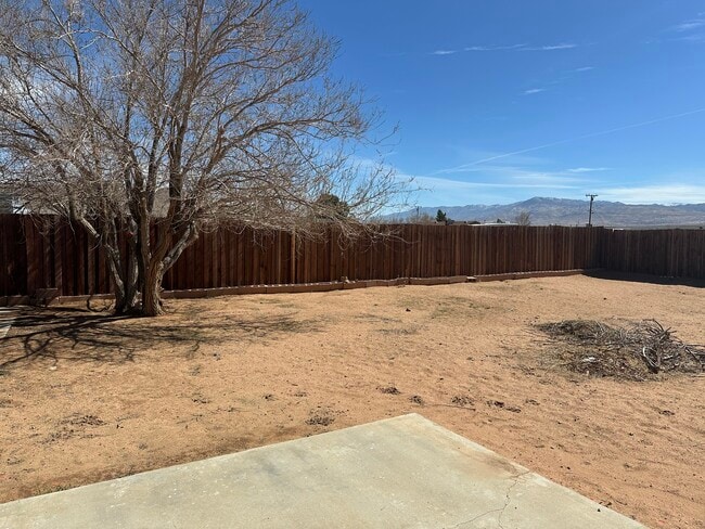 13177 Nicola Rd in Apple Valley, CA - Building Photo - Building Photo