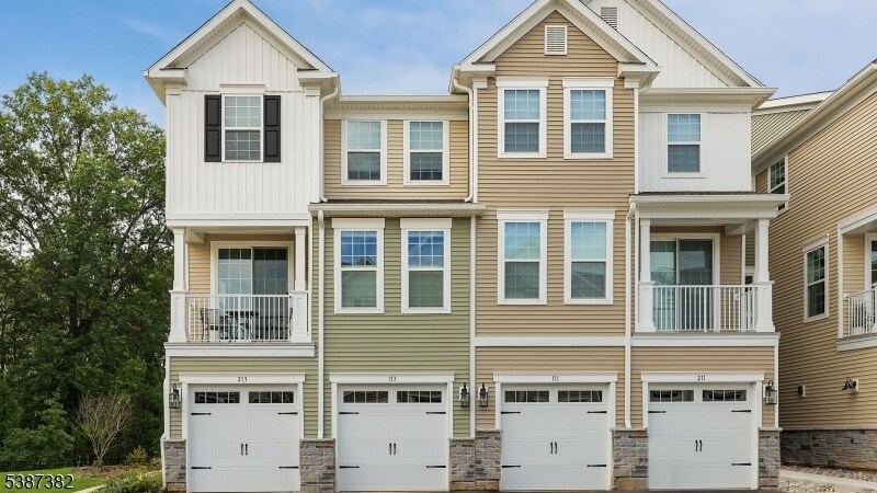 113 Iris Ct in Warren, NJ - Building Photo