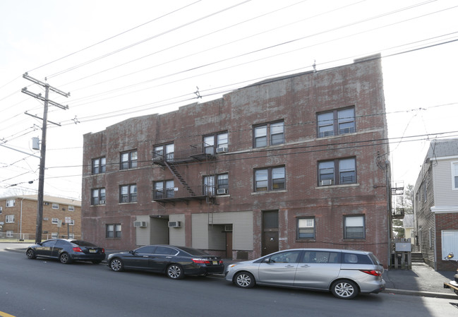 1420 S Clinton St in Linden, NJ - Building Photo - Building Photo