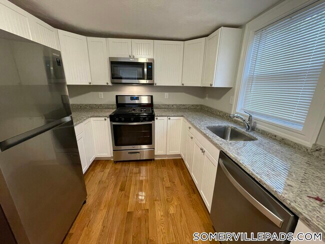 309 Highland Ave, Unit R in Somerville, MA - Building Photo - Building Photo